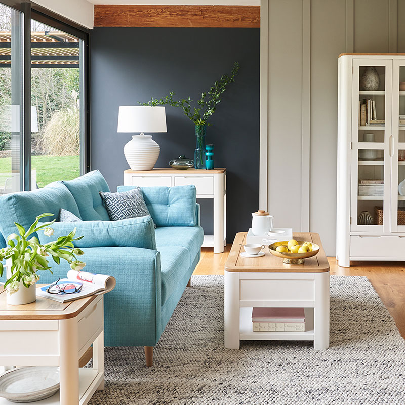 10 tips to make a small living room look bigger