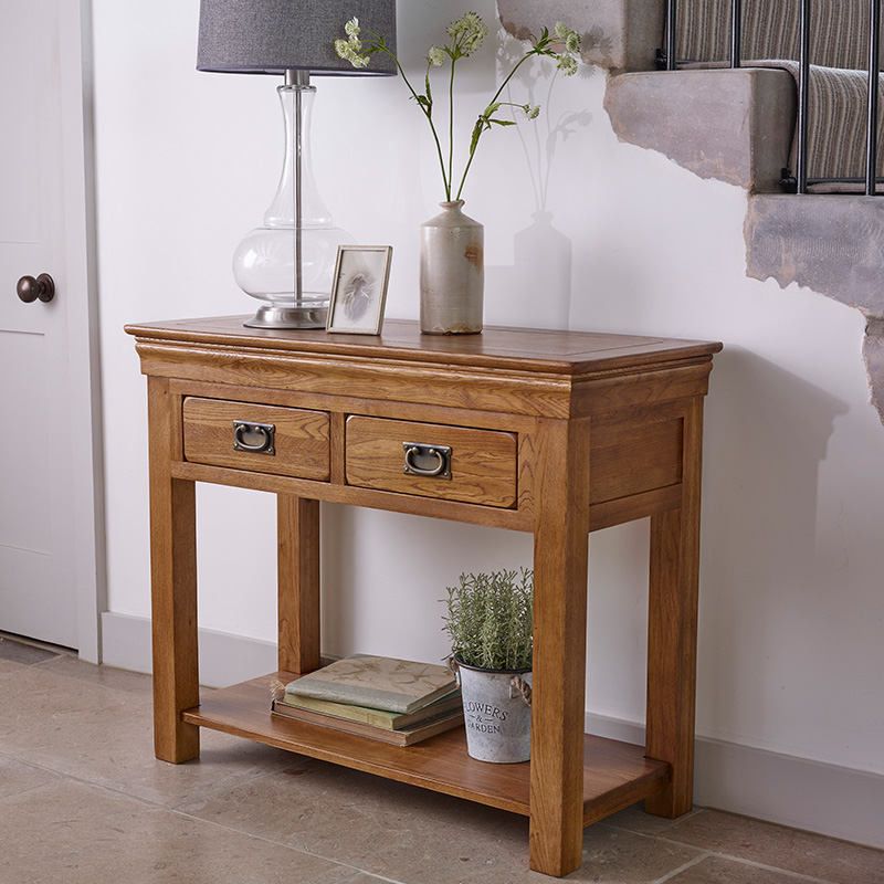 How to create a rustic-themed hallway