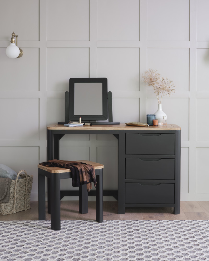 L192 Grove DressingTableSet Front.RT-P (2)